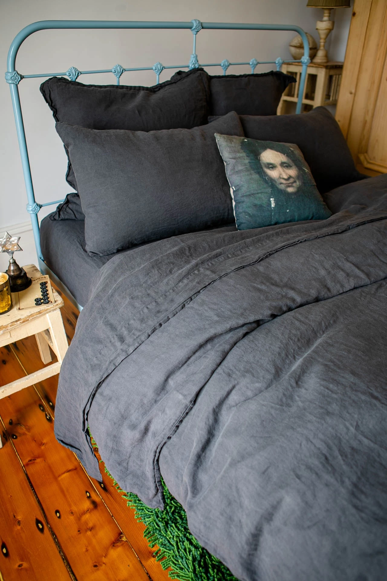 Scout House Textiles Scout Portuguese Linen Sheet Set- Queen - Charcoal 5 Scout House Textiles Scout Portuguese Linen Sheet Set- Queen - Charcoal