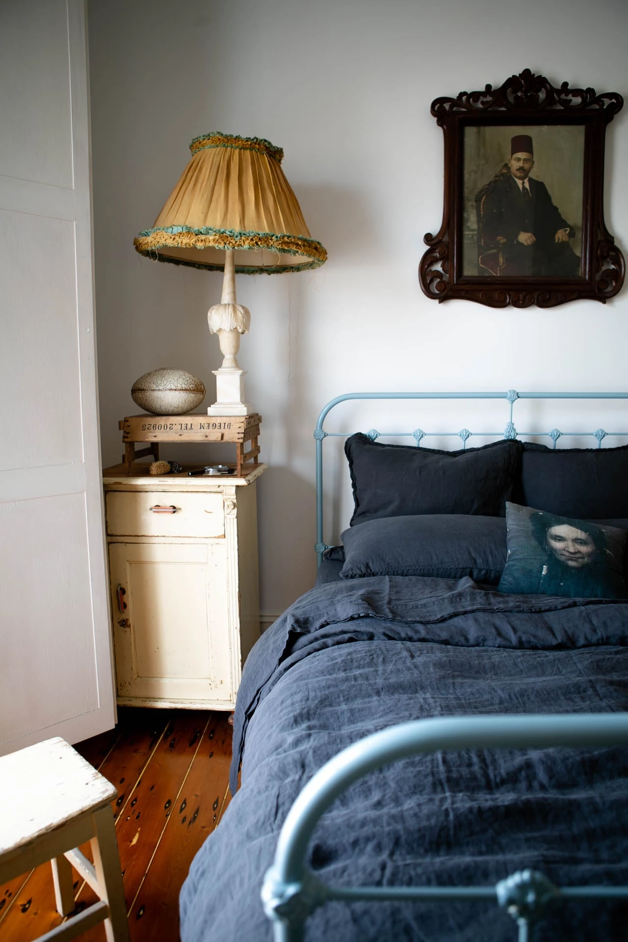 Scout House Textiles Scout Portuguese Linen Sheet Set- Queen - Charcoal 4 Scout House Textiles Scout Portuguese Linen Sheet Set- Queen - Charcoal