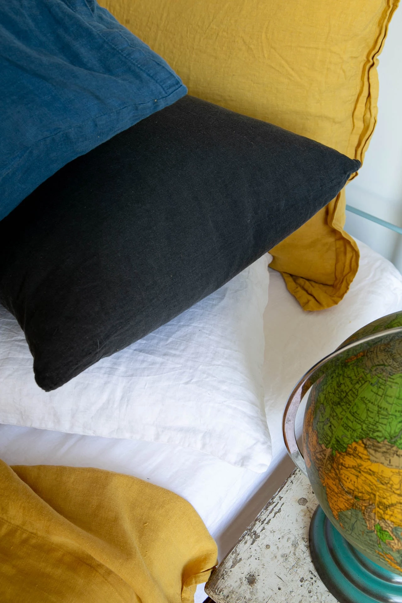 Scout House Scout Portuguese Linen Sheet Set- King - Charcoal 5 Scout House Scout Portuguese Linen Sheet Set- King - Charcoal