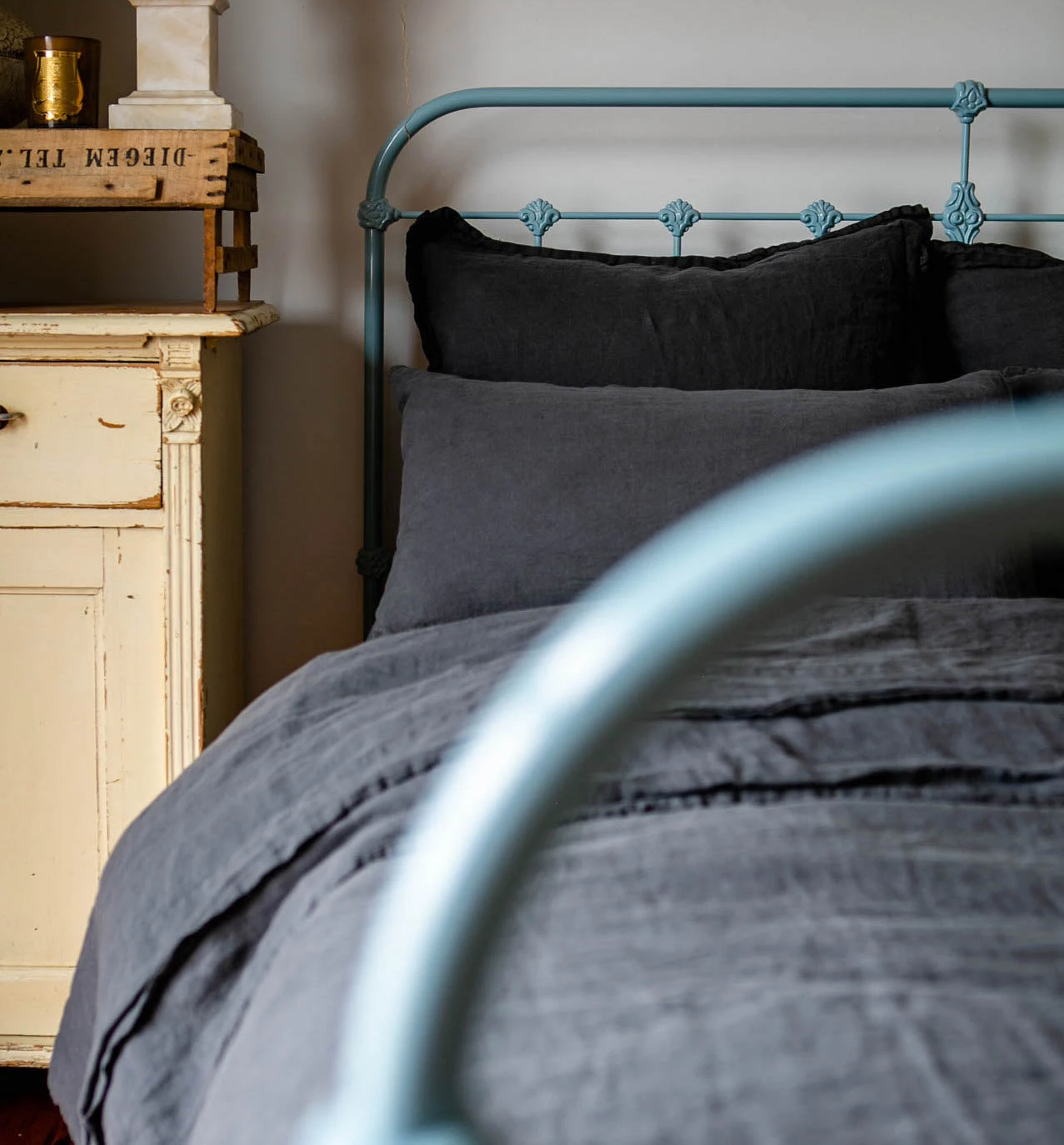 Scout House Textiles Scout Portuguese Linen Sheet Set- Queen - Charcoal 3 Scout House Textiles Scout Portuguese Linen Sheet Set- Queen - Charcoal