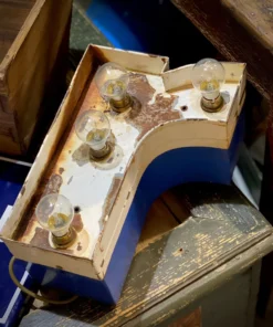 Scout House Vintage Letter 'r' Light