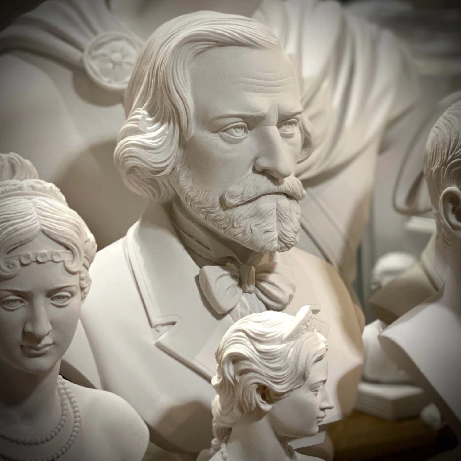 Egregia 30cm VERDI ALABASTER BUST 7 Egregia 30cm VERDI ALABASTER BUST