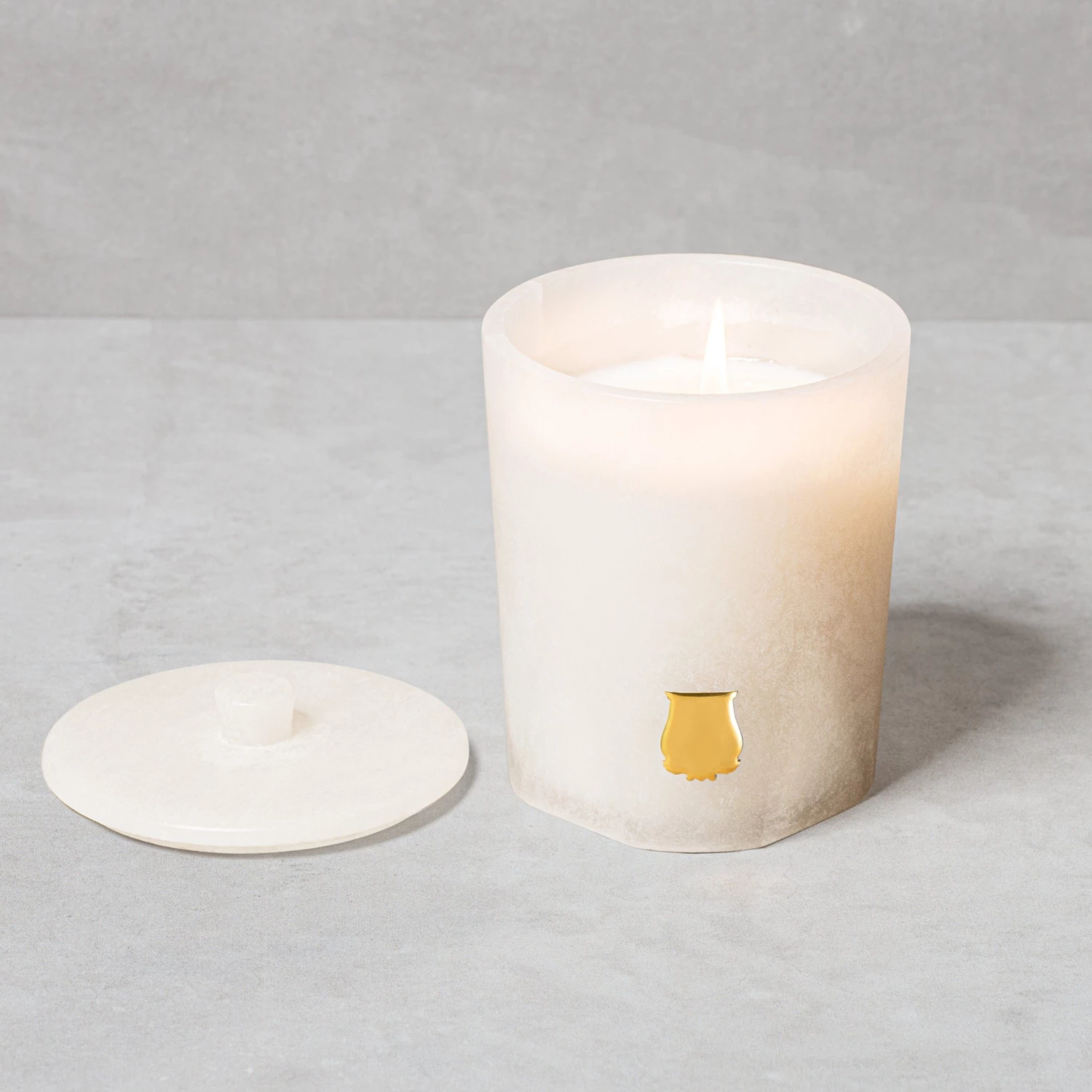 Abd El Kader Alabaster Candle By Cire Trudon Homewares 5 Abd El Kader Alabaster Candle By Cire Trudon Homewares