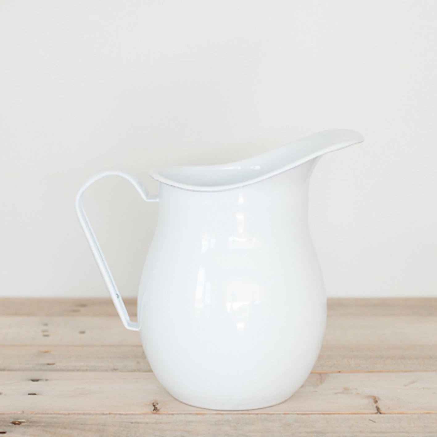 Falcon Enamelware Falcon Enamel Water Jug - 1.5L 3 Falcon Enamelware Falcon Enamel Water Jug - 1.5L